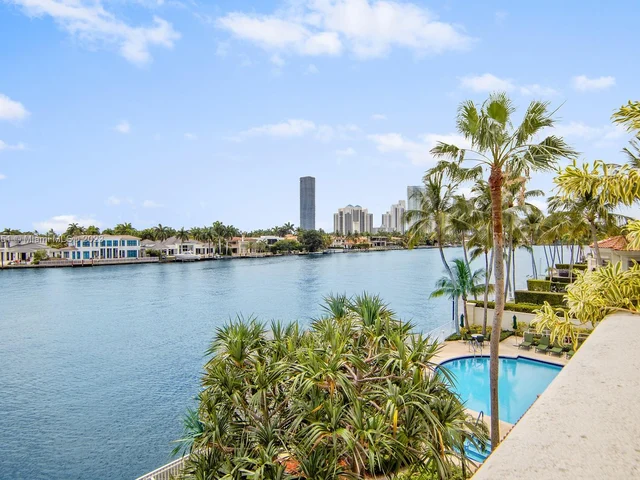 20165 NE 39th Pl # 303, Aventura FL 33180