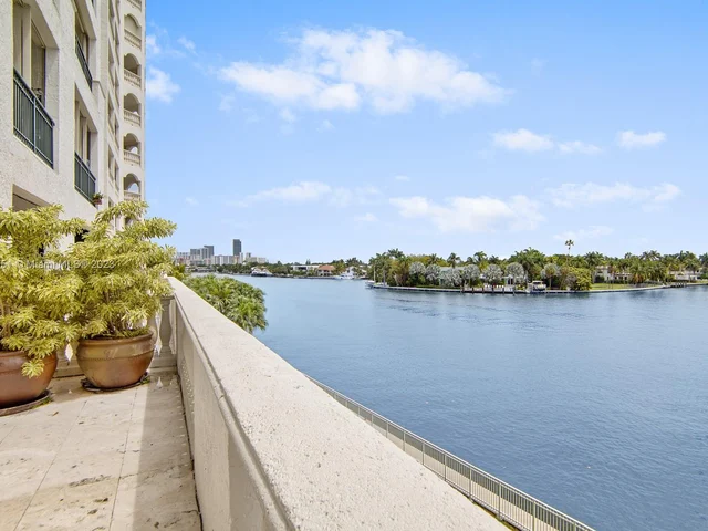 20165 NE 39th Pl # 303, Aventura FL 33180