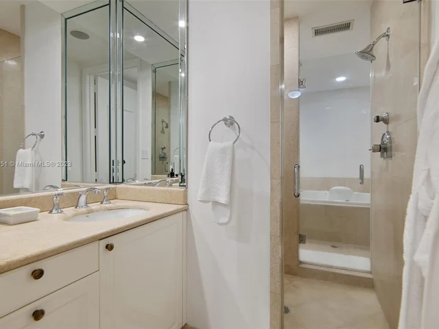 20165 NE 39th Pl # 303, Aventura FL 33180