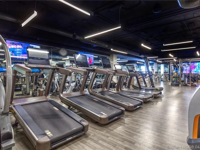 20165 NE 39th Pl # 303, Aventura FL 33180