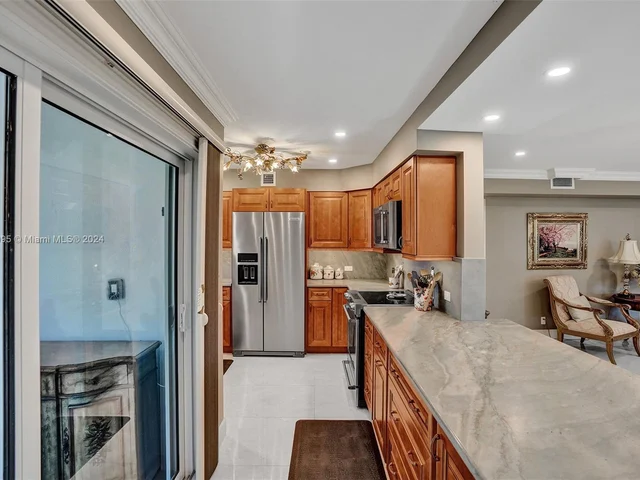 2141 NE 68th St # 108, Fort Lauderdale FL 33308