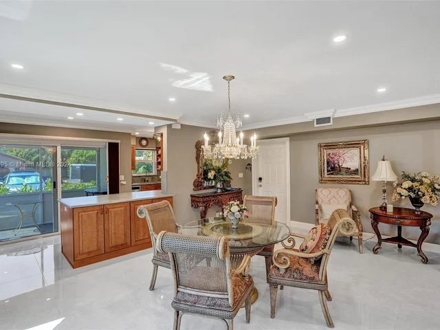 2141 NE 68th St # 108, Fort Lauderdale FL 33308