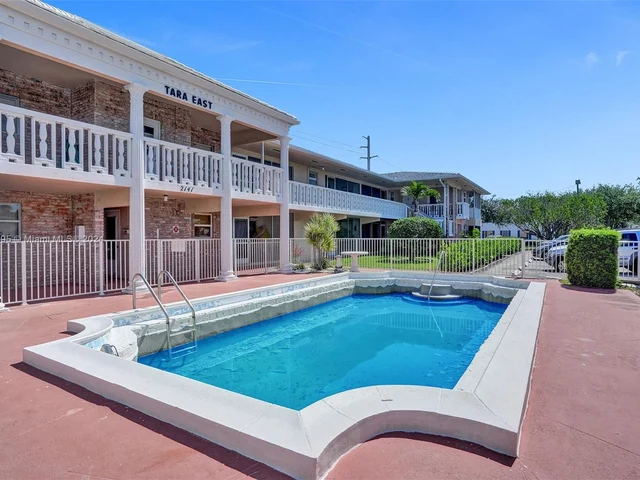 2141 NE 68th St # 108, Fort Lauderdale FL 33308