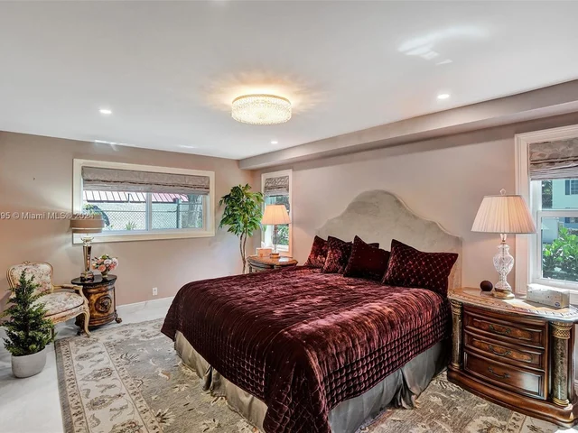 2141 NE 68th St # 108, Fort Lauderdale FL 33308