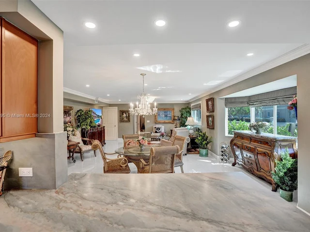 2141 NE 68th St # 108, Fort Lauderdale FL 33308