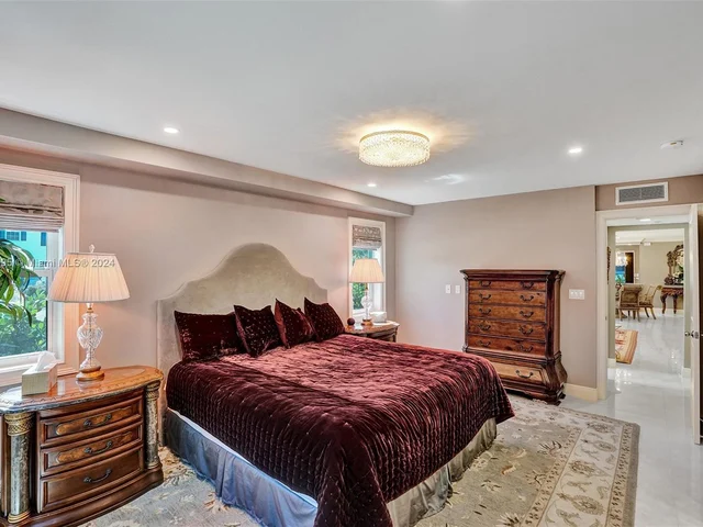 2141 NE 68th St # 108, Fort Lauderdale FL 33308