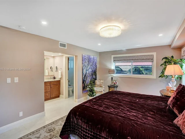 2141 NE 68th St # 108, Fort Lauderdale FL 33308