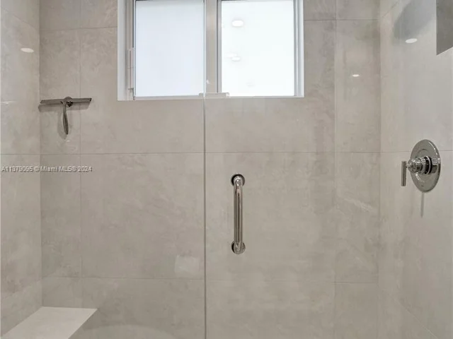 2141 NE 68th St # 108, Fort Lauderdale FL 33308