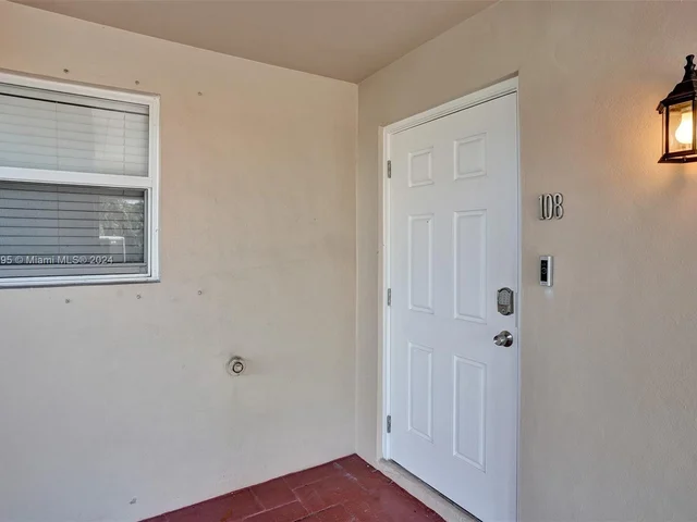 2141 NE 68th St # 108, Fort Lauderdale FL 33308