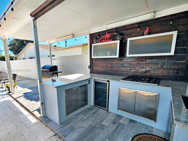 1190 N Douglas Rd, Pembroke Pines FL 33024