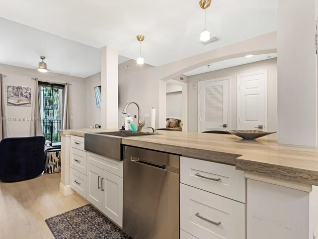 533 NE 3rd Ave # 229, Fort Lauderdale FL 33301