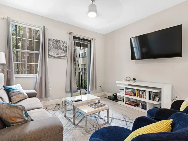 533 NE 3rd Ave # 229, Fort Lauderdale FL 33301