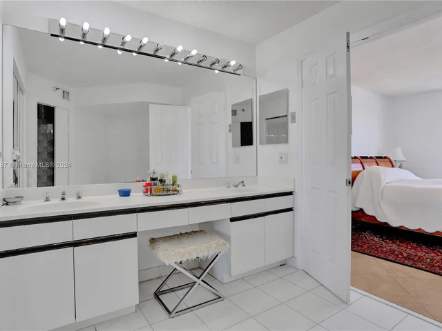 3500 Mystic Pointe Dr # 2605, Aventura FL 33180