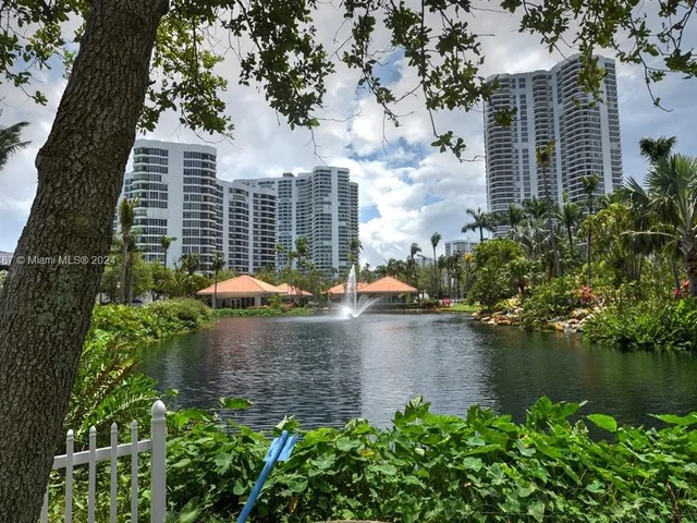 3500 Mystic Pointe Dr # 2605, Aventura FL 33180