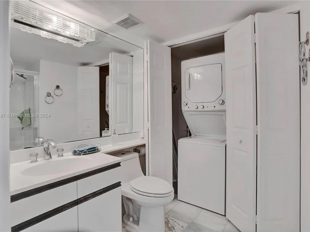 3500 Mystic Pointe Dr # 2605, Aventura FL 33180