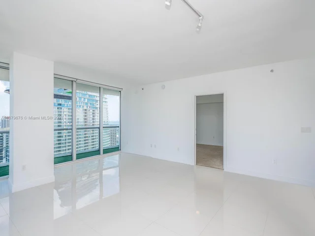 475 Brickell Ave # 5115, Miami FL 33131