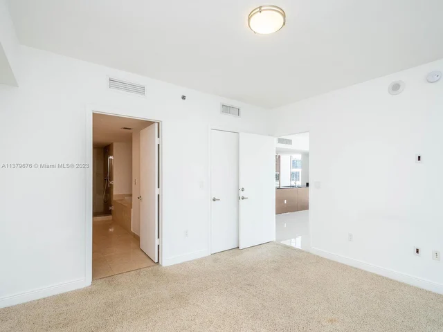 475 Brickell Ave # 5115, Miami FL 33131