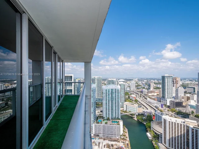 475 Brickell Ave # 5115, Miami FL 33131