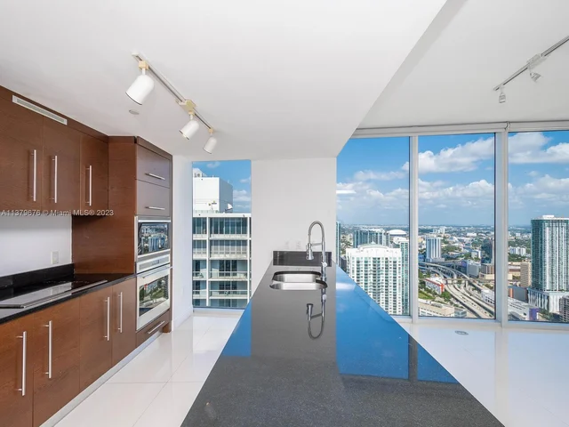 475 Brickell Ave # 5115, Miami FL 33131