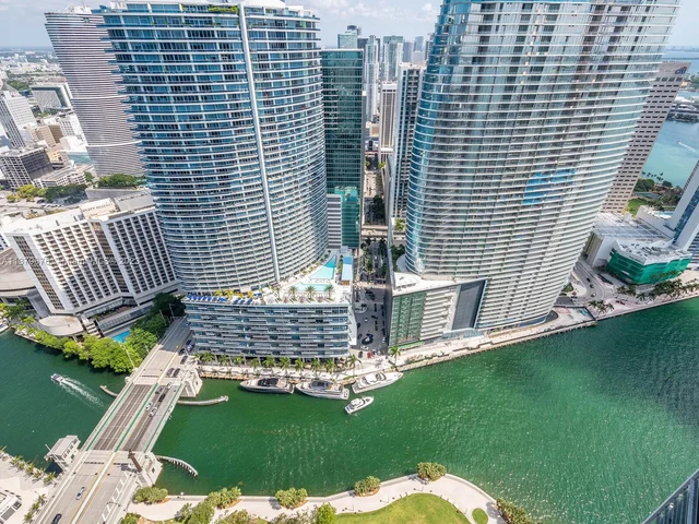 475 Brickell Ave # 5115, Miami FL 33131