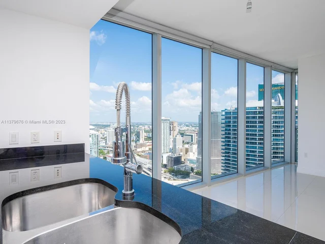 475 Brickell Ave # 5115, Miami FL 33131