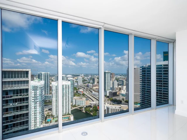475 Brickell Ave # 5115, Miami FL 33131