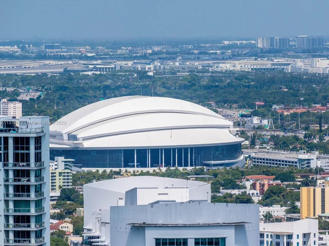 475 Brickell Ave # 5115, Miami FL 33131