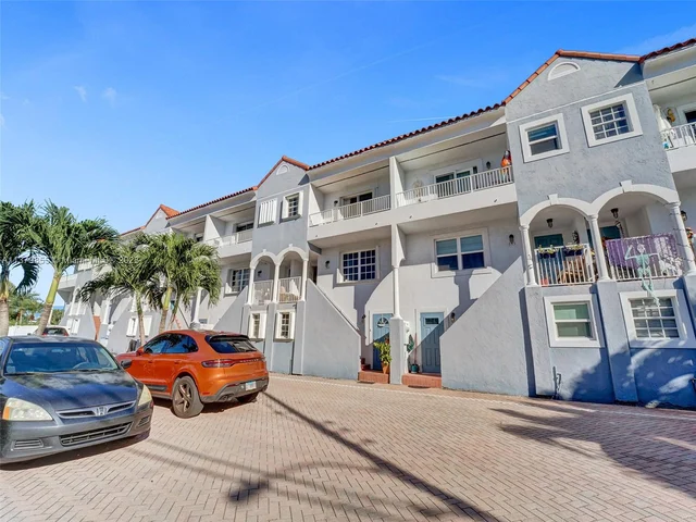 345 Virginia St # 6, Hollywood FL 33019