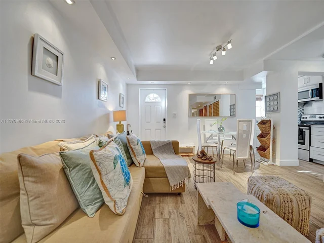 345 Virginia St # 6, Hollywood FL 33019