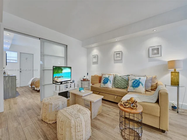 345 Virginia St # 6, Hollywood FL 33019