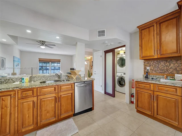 345 Virginia St # 6, Hollywood FL 33019