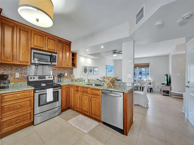 345 Virginia St # 6, Hollywood FL 33019