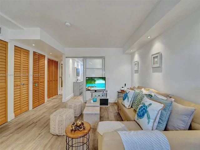 345 Virginia St # 6, Hollywood FL 33019