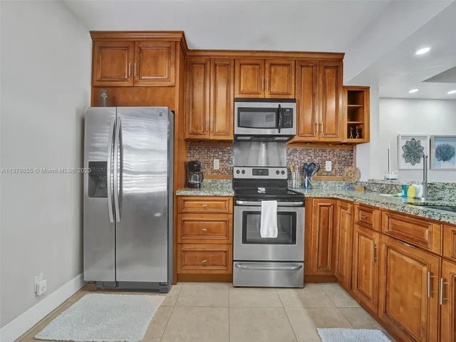 345 Virginia St # 6, Hollywood FL 33019