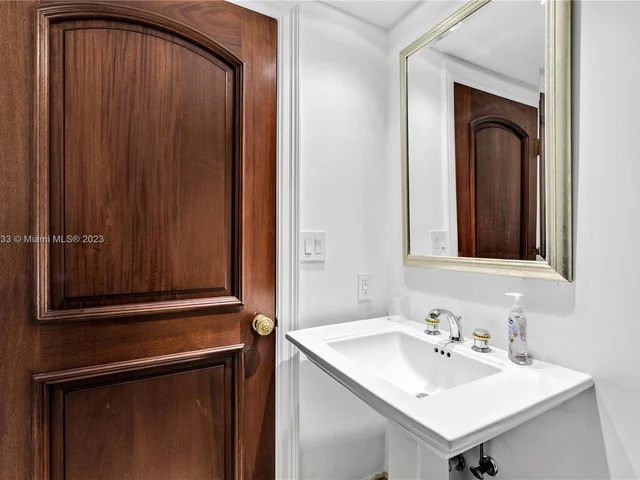 430 Grand Bay Dr # 401, Key Biscayne FL 33149