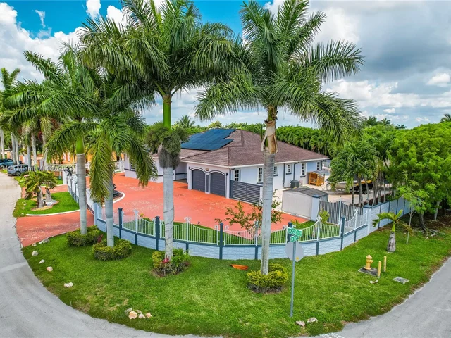 12969 SW 220th Ter, Miami FL 33170