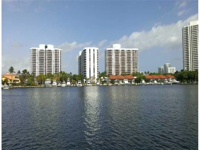 3600 YACHT CLUB DR # 704, Aventura FL 33180