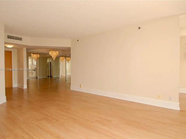 3600 YACHT CLUB DR # 704, Aventura FL 33180