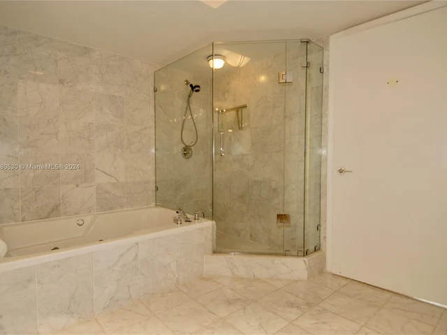 3600 YACHT CLUB DR # 704, Aventura FL 33180