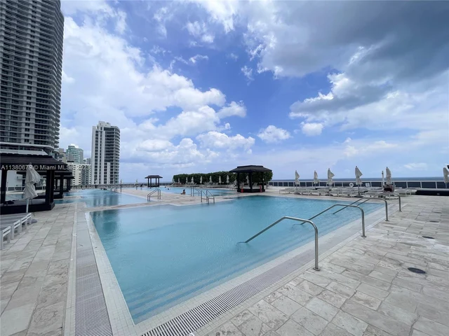 1830 S Ocean Dr # 3812, Hallandale Beach FL 33009