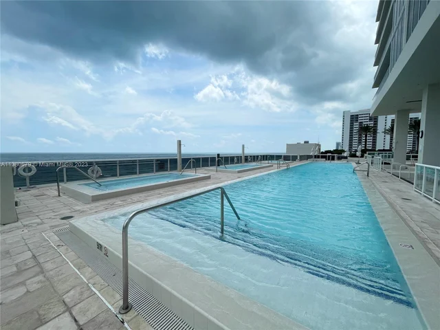 1830 S Ocean Dr # 3812, Hallandale Beach FL 33009