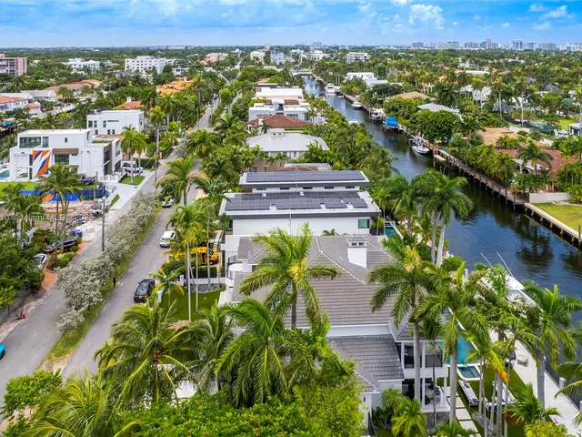 528 Coconut Isle Dr, Fort Lauderdale FL 33301