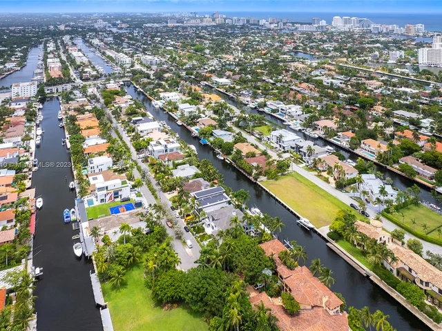 528 Coconut Isle Dr, Fort Lauderdale FL 33301