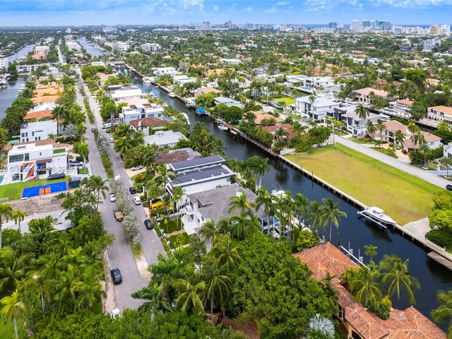 528 Coconut Isle Dr, Fort Lauderdale FL 33301