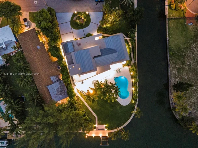 8900 Bay Dr, Surfside FL 33154