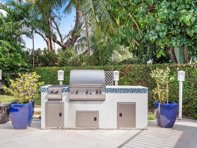 8900 Bay Dr, Surfside FL 33154