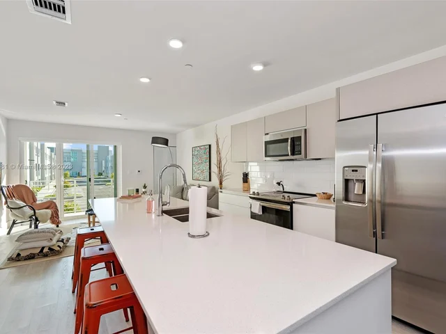 2535 NE 193rd St # 3202, Miami FL 33180