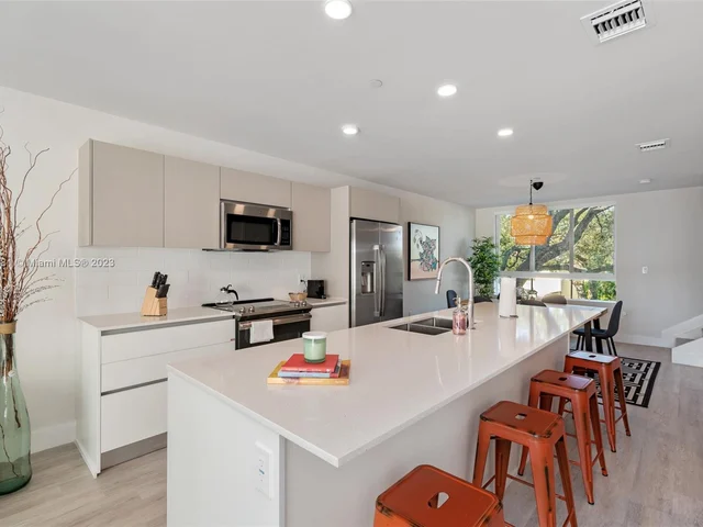 2535 NE 193rd St # 3202, Miami FL 33180