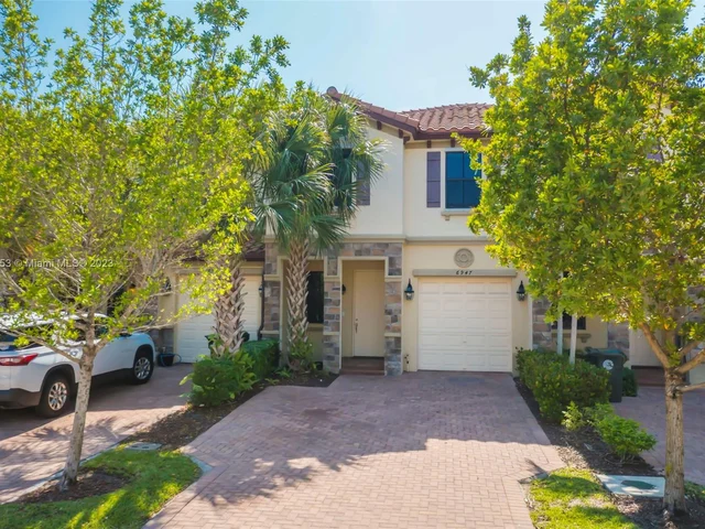 6947 Halton Park Ln, Coconut Creek FL 33073