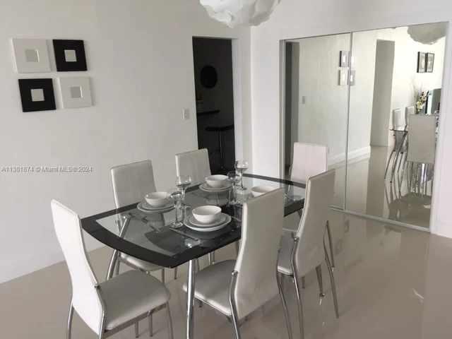 3901 S Ocean Dr, Hollywood FL 33019